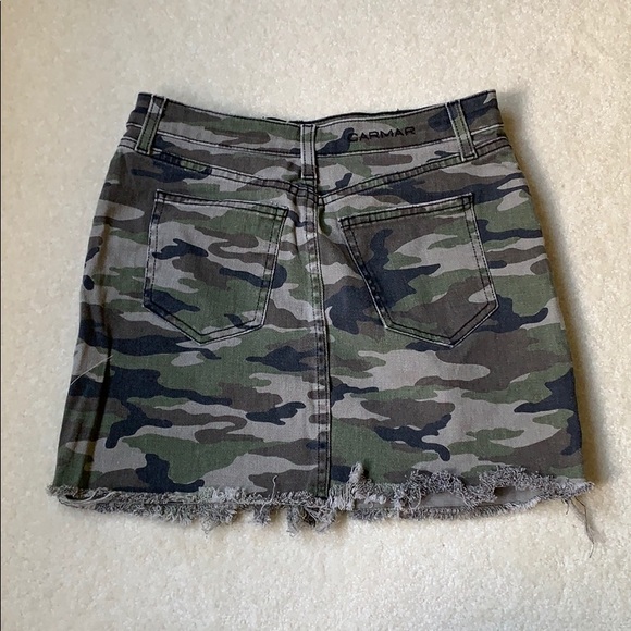 LF Distressed Camo Skirt - Picture 2 of 3